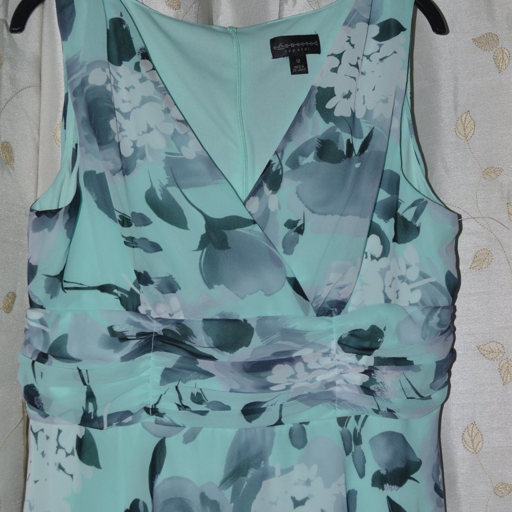 Dress - Picture 2 of 3